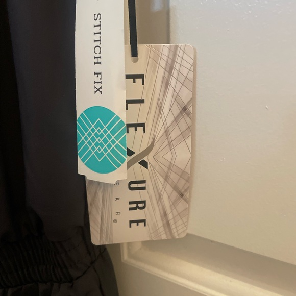 Jumper - Picture 3 of 3